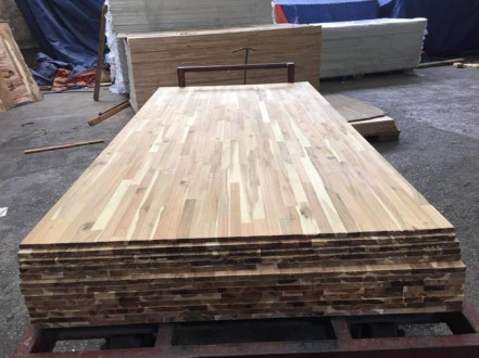 Gỗ ghép thanh phủ keo bóng